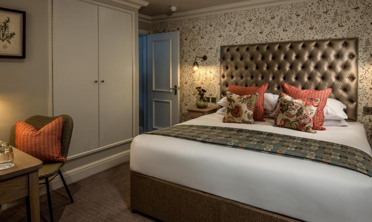 ホテル The Millstone, Mellor ブラックバーン エクステリア 写真 A bedroom at The Swan