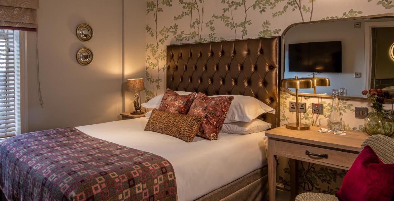 ホテル The Millstone, Mellor ブラックバーン エクステリア 写真 A bedroom at The Swan