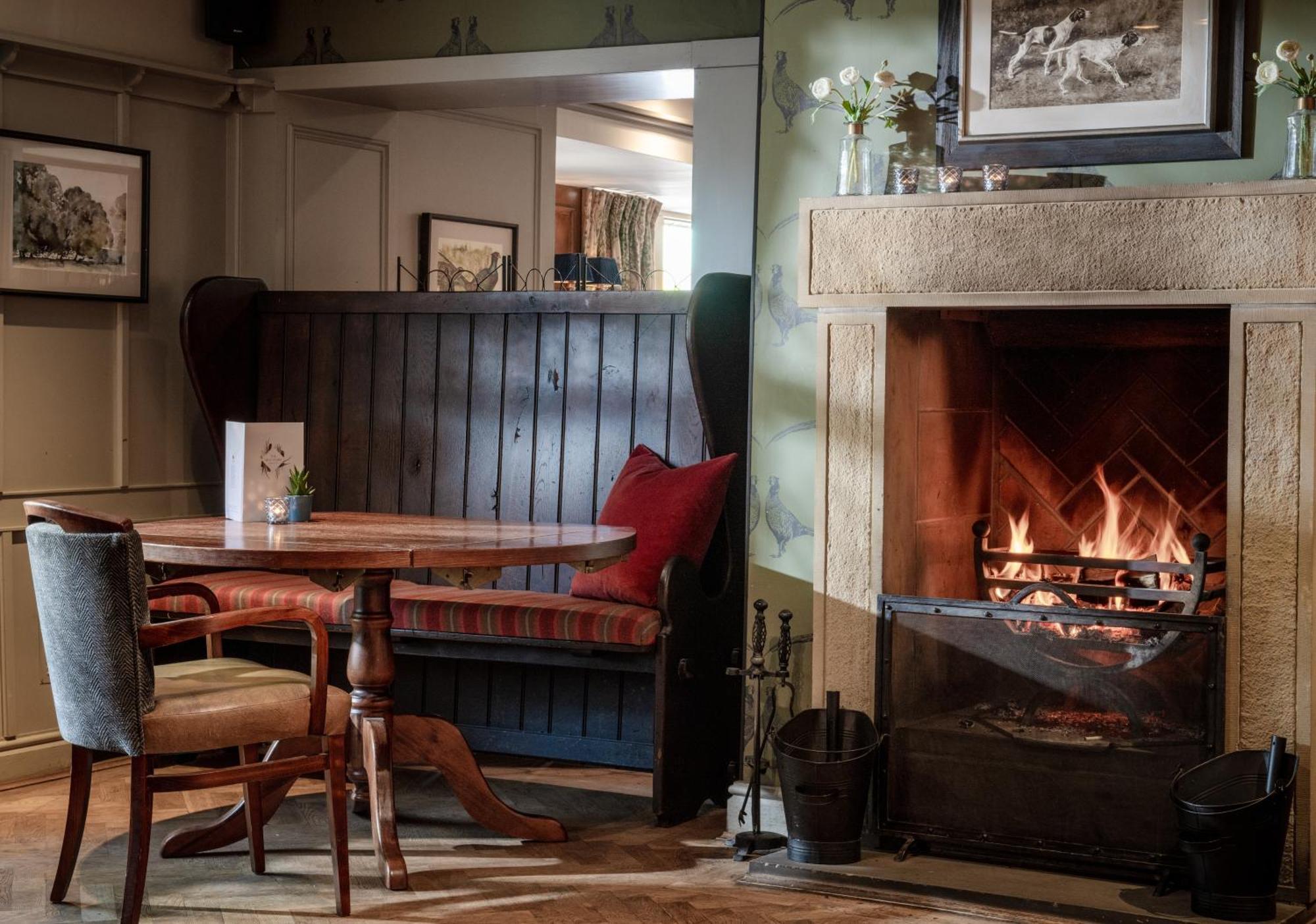 ホテル The Millstone, Mellor ブラックバーン エクステリア 写真 The interior of the pub