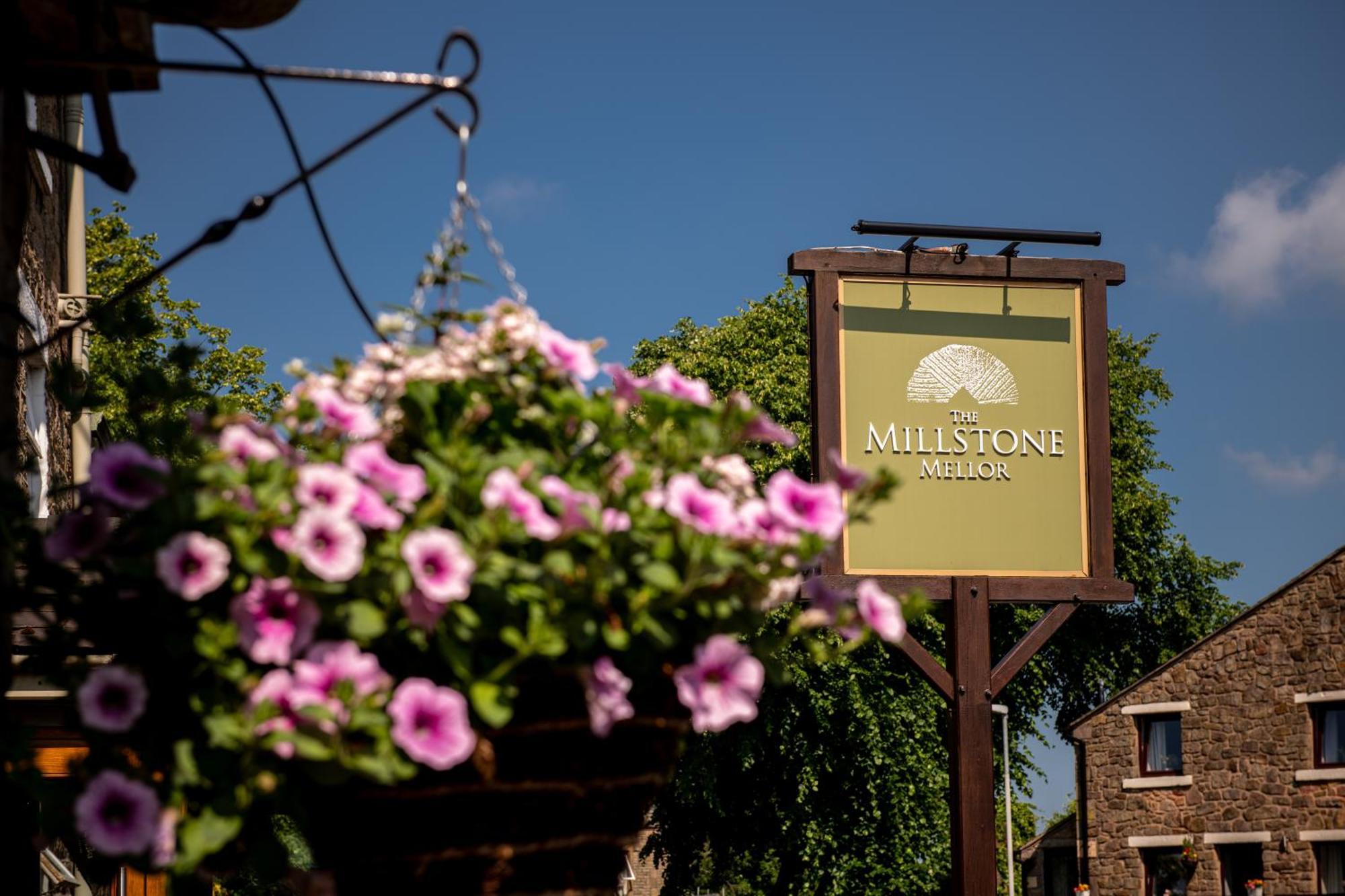 ホテル The Millstone, Mellor ブラックバーン エクステリア 写真 The Millstone Inn